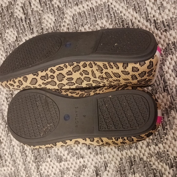 kids rothys leopard print loafers size 4 - Picture 3 of 5